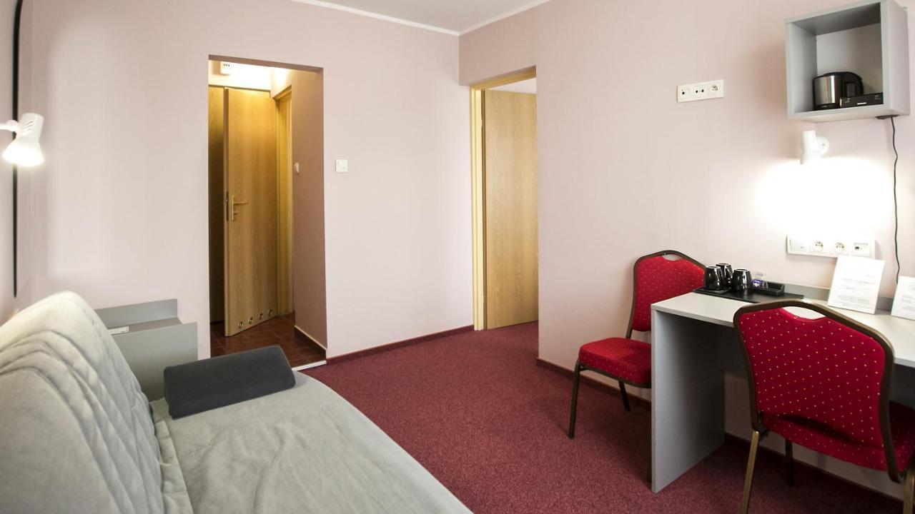 Hotel Unibus Bielsk Podlaski Eksteriør bilde