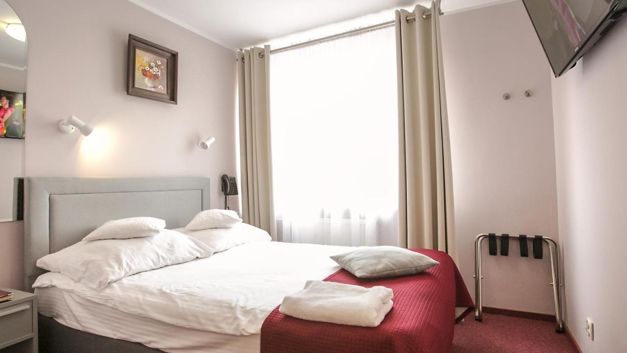 Hotel Unibus Bielsk Podlaski Eksteriør bilde