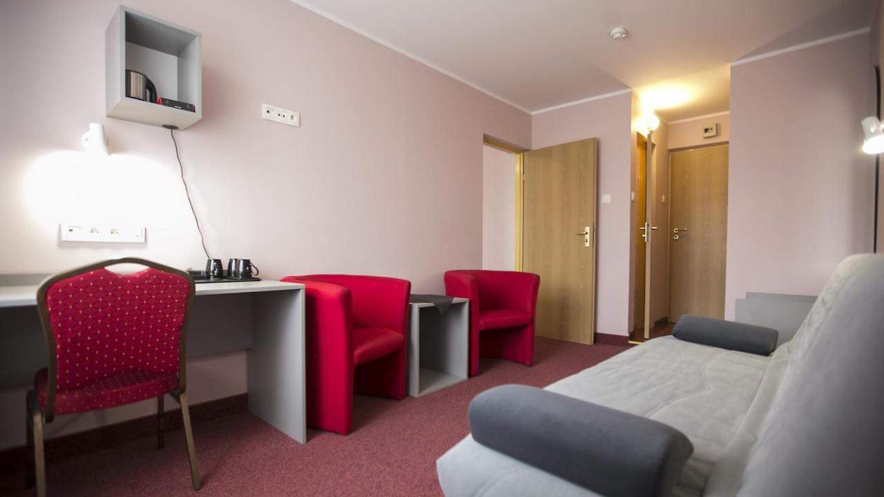 Hotel Unibus Bielsk Podlaski Eksteriør bilde