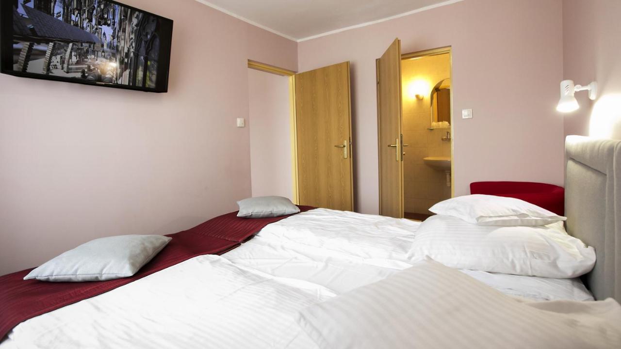 Hotel Unibus Bielsk Podlaski Eksteriør bilde