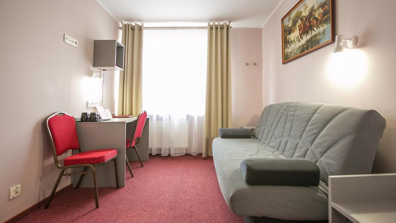 Hotel Unibus Bielsk Podlaski Eksteriør bilde