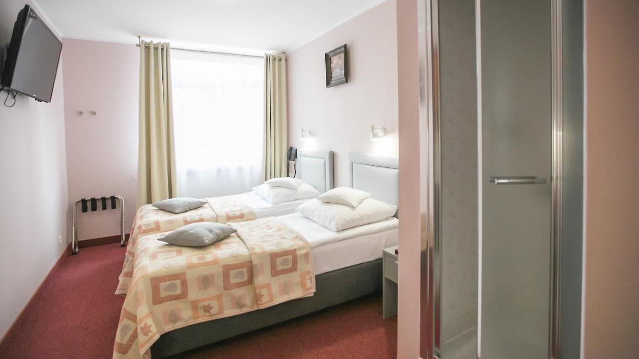 Hotel Unibus Bielsk Podlaski Eksteriør bilde