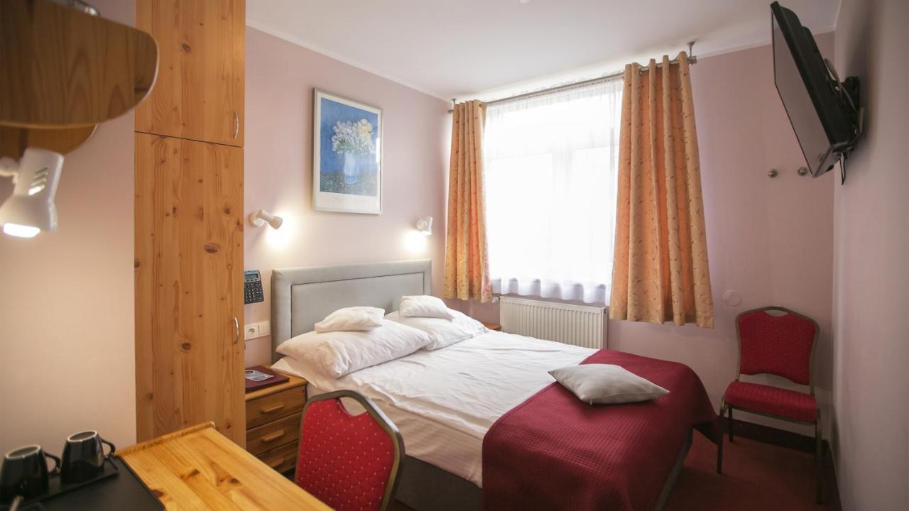 Hotel Unibus Bielsk Podlaski Eksteriør bilde