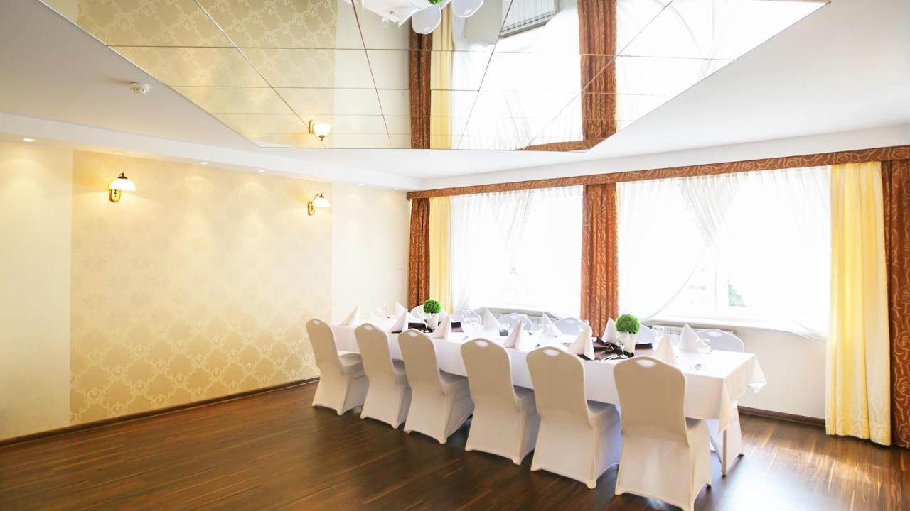 Hotel Unibus Bielsk Podlaski Eksteriør bilde