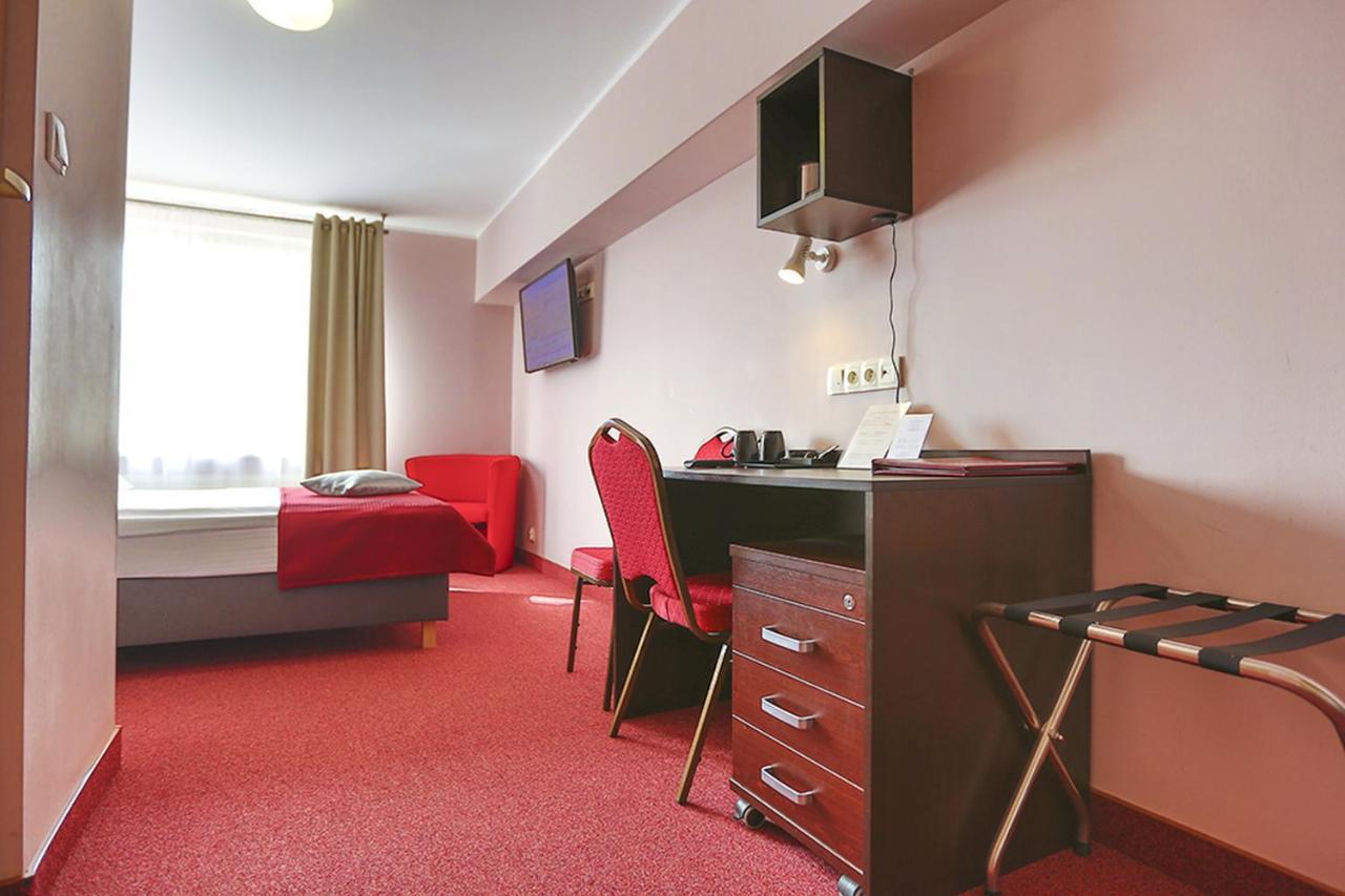 Hotel Unibus Bielsk Podlaski Eksteriør bilde
